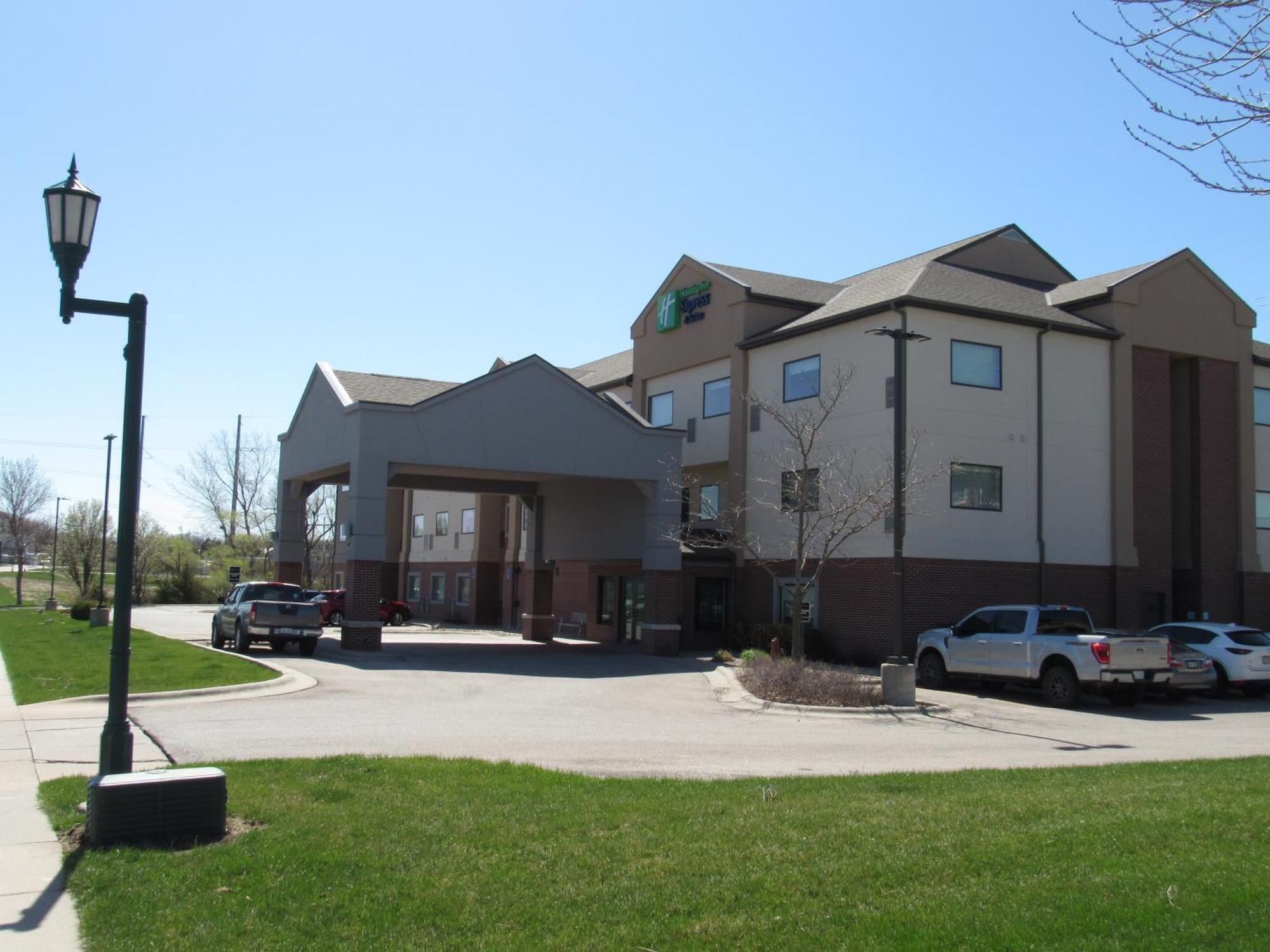 Holiday Inn Express Hotel & Suites Lincoln South By Ihg Ngoại thất bức ảnh